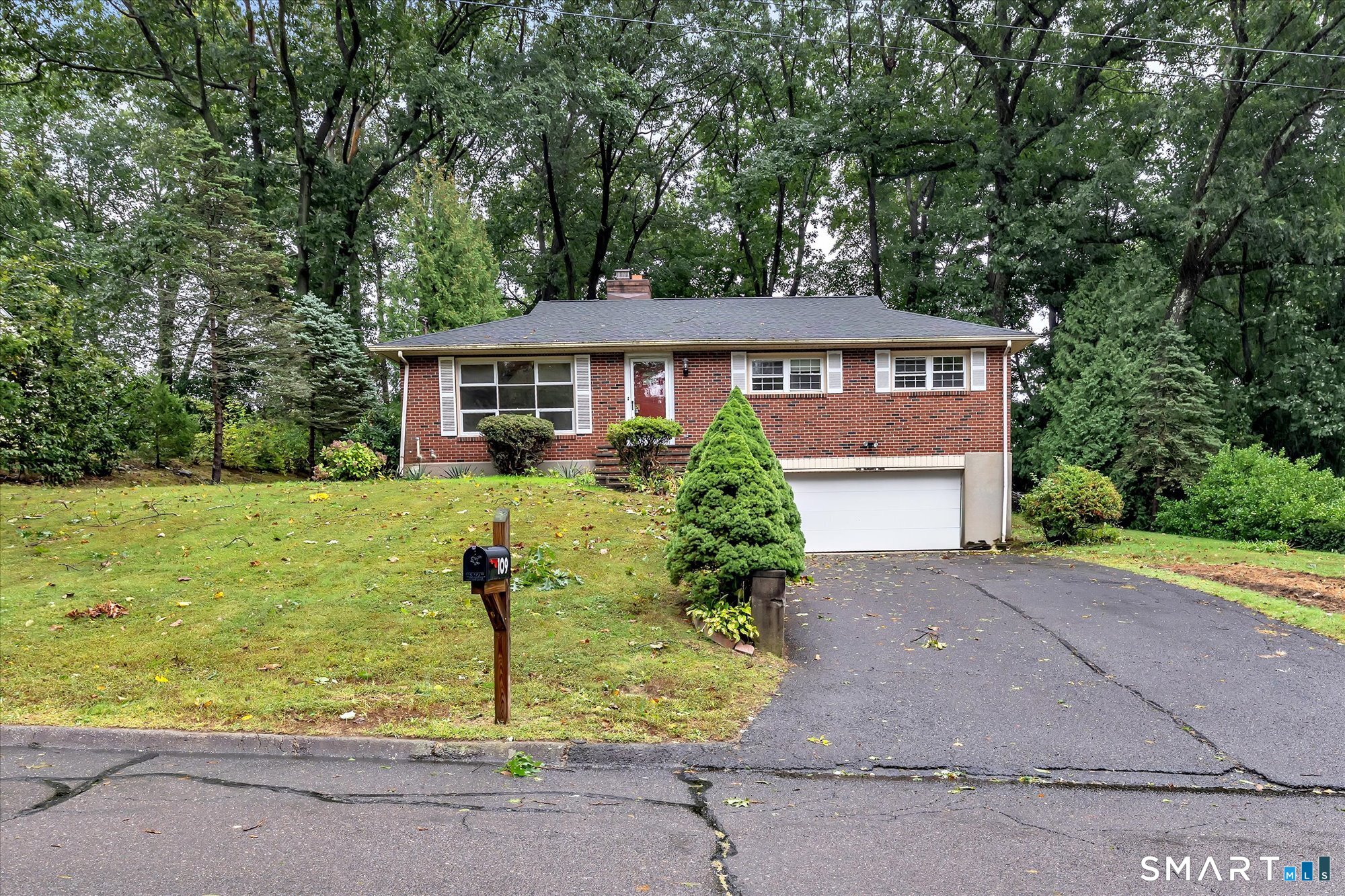 109 Woolsley Avenue, Trumbull, CT 06611 | For Sale at $485,000