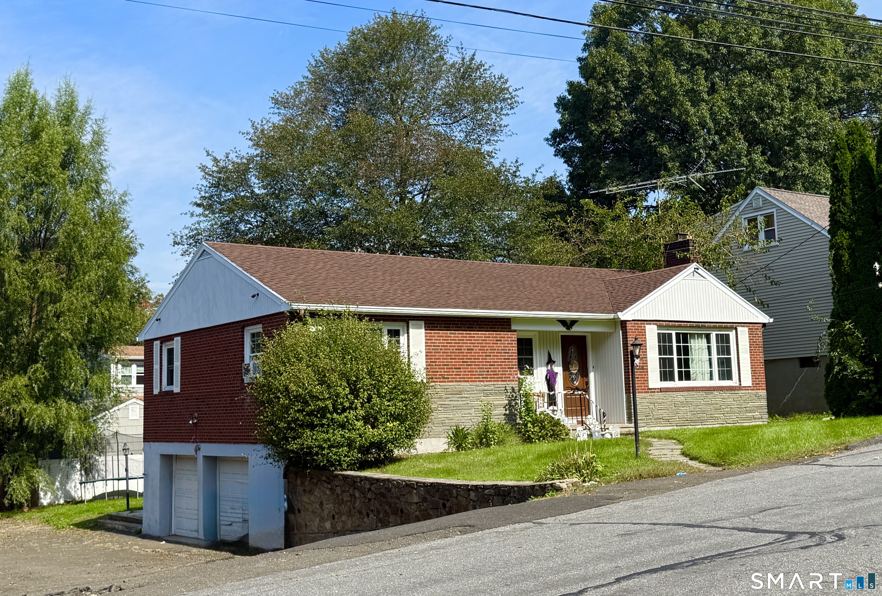 406 Lakeside Drive, Bridgeport, CT 06606 | For Sale at $489,999
