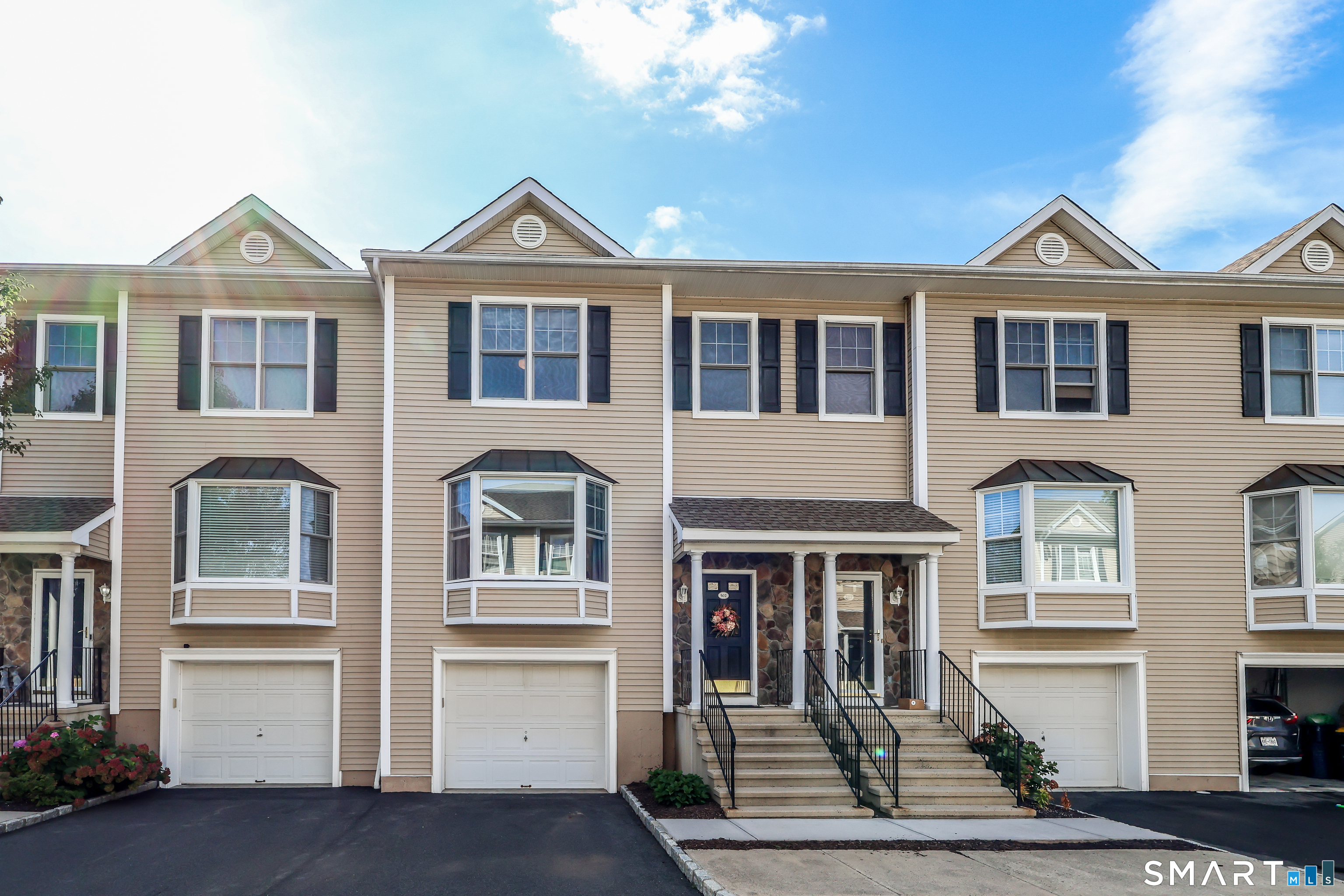 15 Scuppo Road, 502, Danbury, CT 06811 | For Sale at $370,000