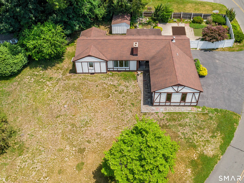  single family home for sale located at 10 Horseshoe Drive, Danbury, CT 06811