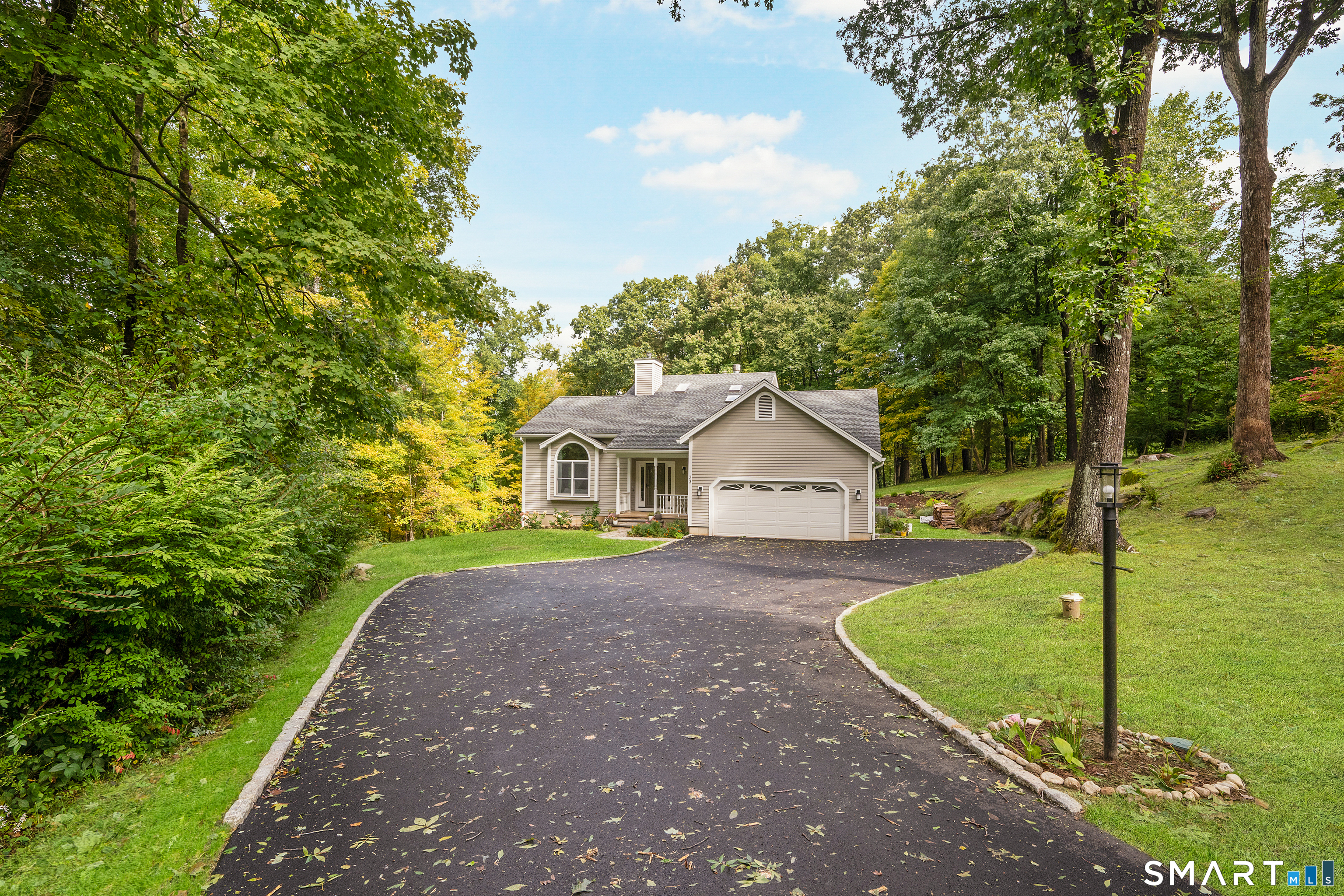 23 Lee Lane, Redding, CT 06896 | For Sale at $935,999
