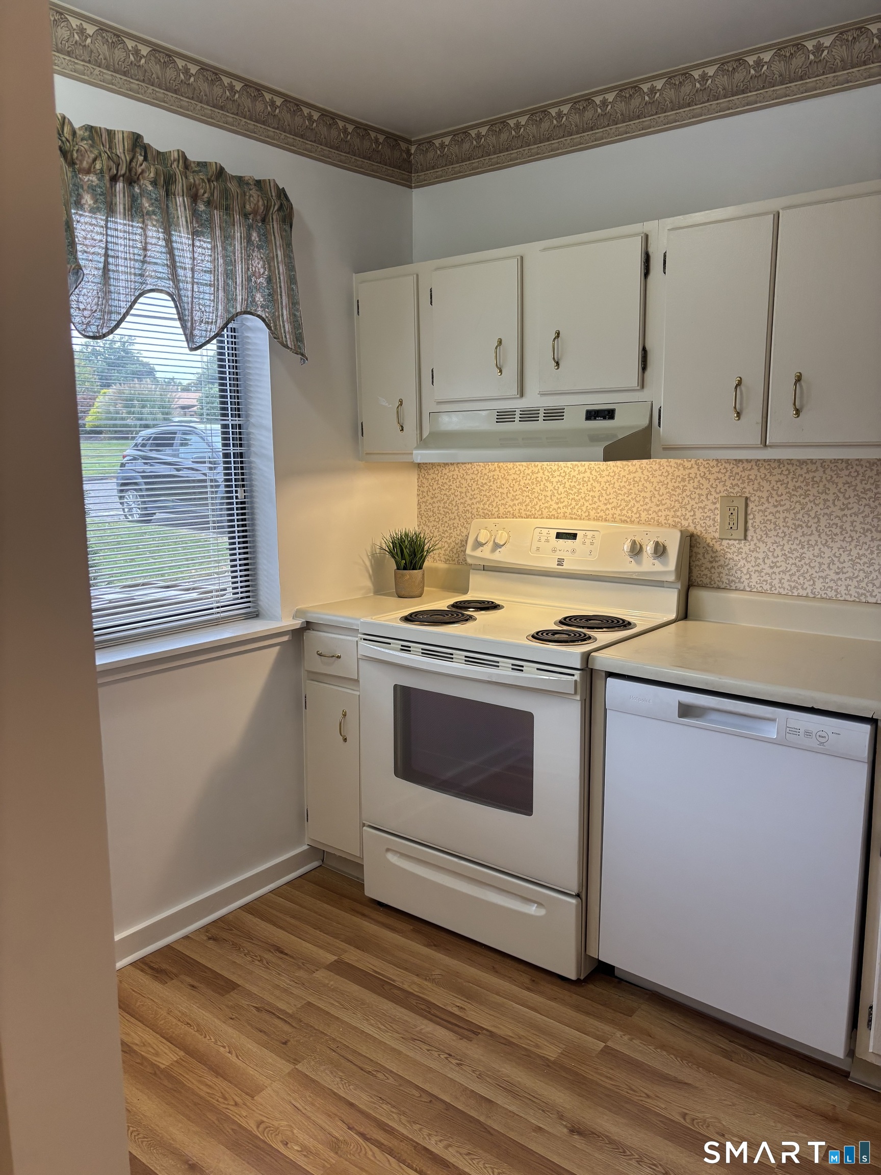 415 Asbury Ridge, 415, Shelton, CT 06484 | For Sale at $290,000