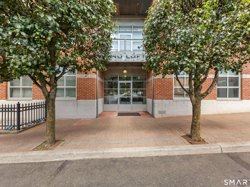  condo home for sale located at 10 Ann Street, 401, Norwalk, CT 06854