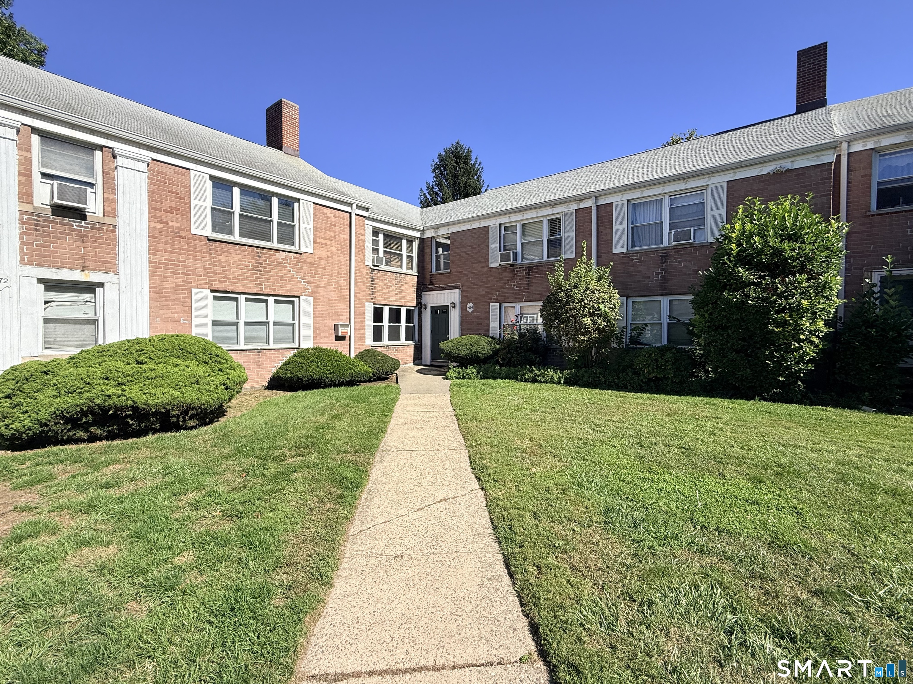 1076 East Main Street, 1, Stamford, CT 06902 | For Sale at $299,900