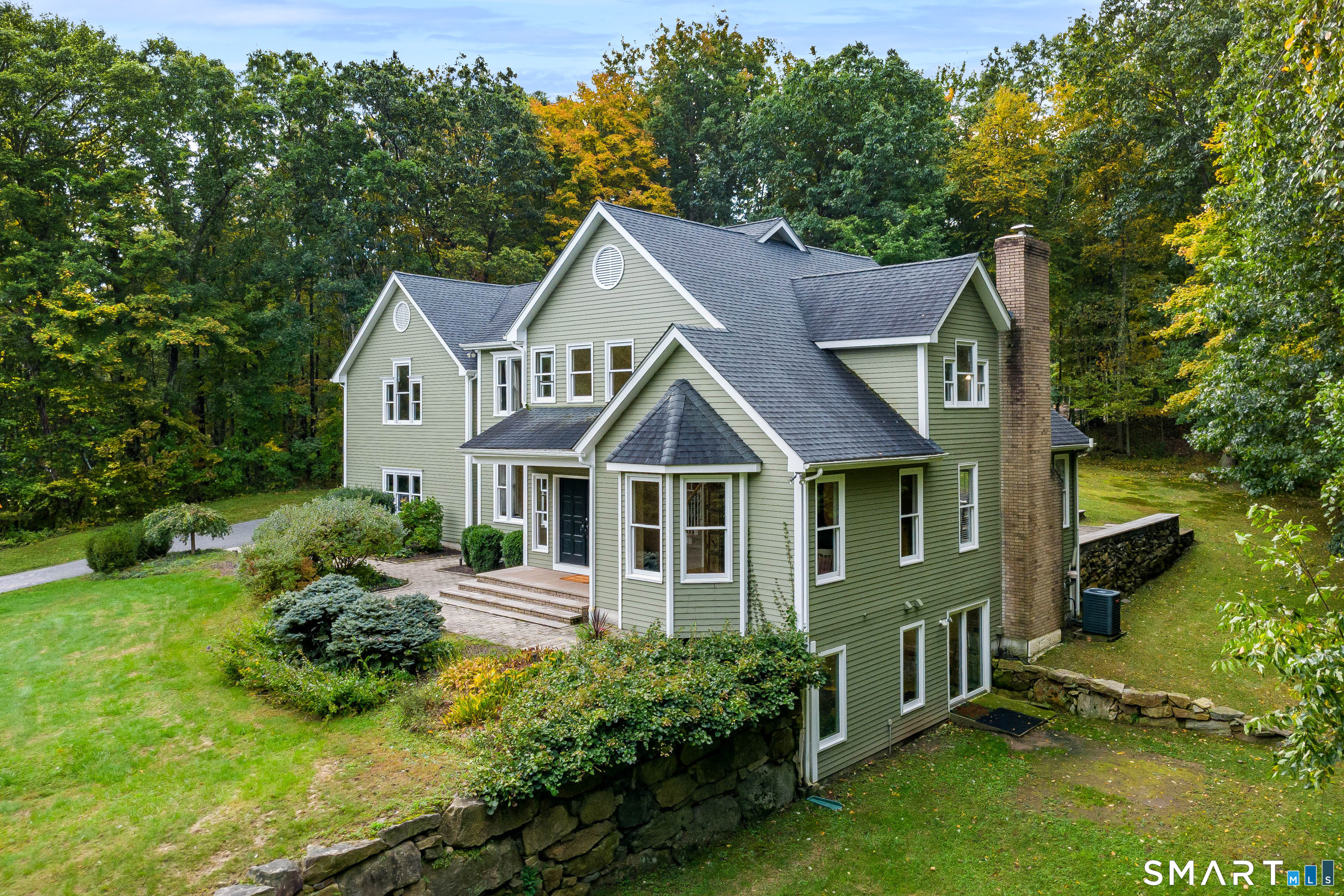 35 Christian Lane, Brookfield, CT 06804 | For Sale at $975,000