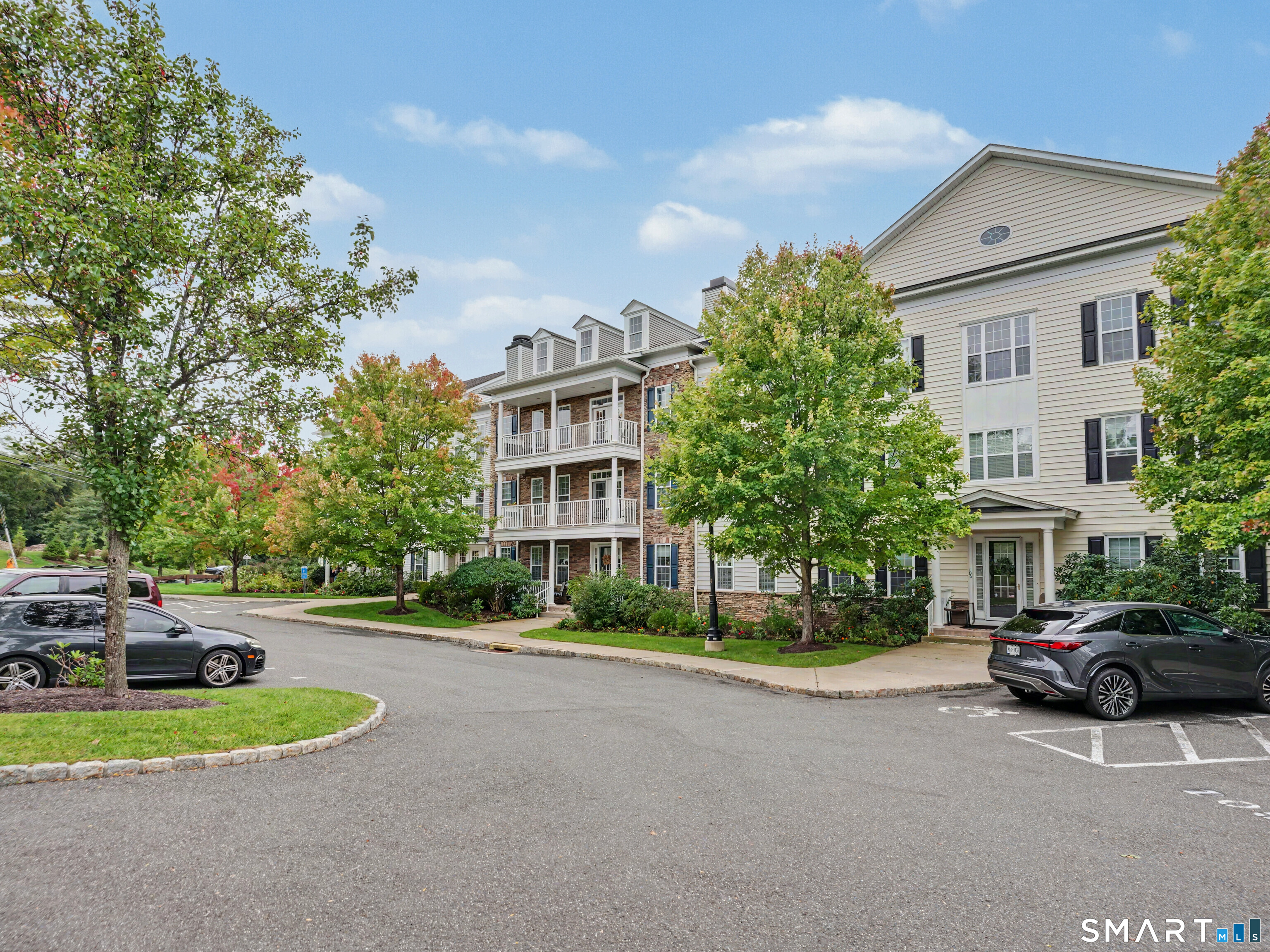 1 Rivington Way, 306, Danbury, CT 06810 | For Sale at $565,000