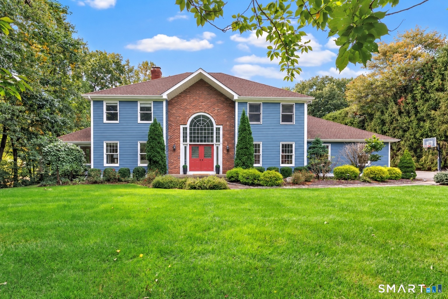 3 Crescent Lane, Trumbull, CT 06611 | For Sale at $1,249,900