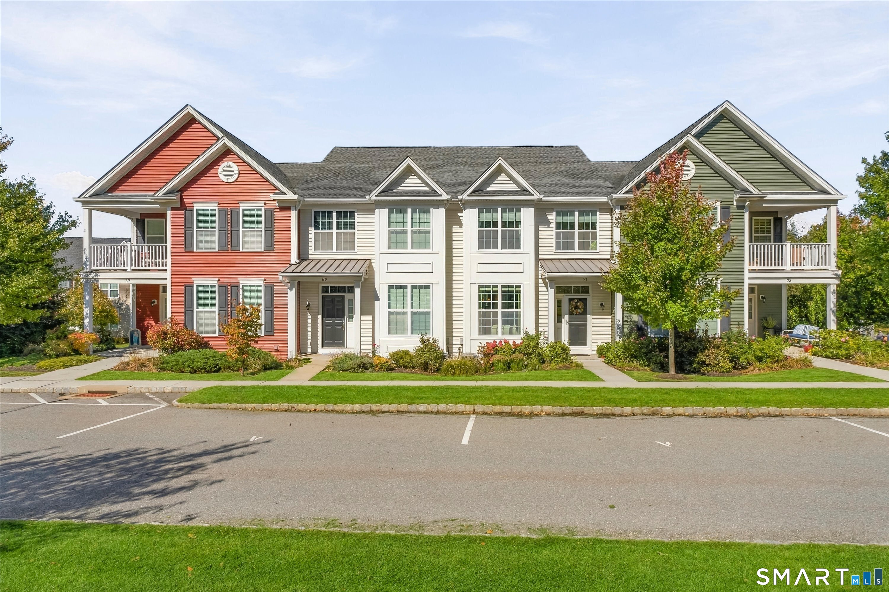 71 Warrington Round, 71, Danbury, CT 06810 | For Sale at $669,900