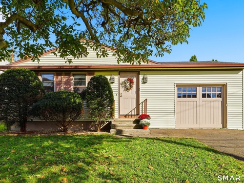  single family home for sale located at 40 Pine Street, Stratford, CT 06615