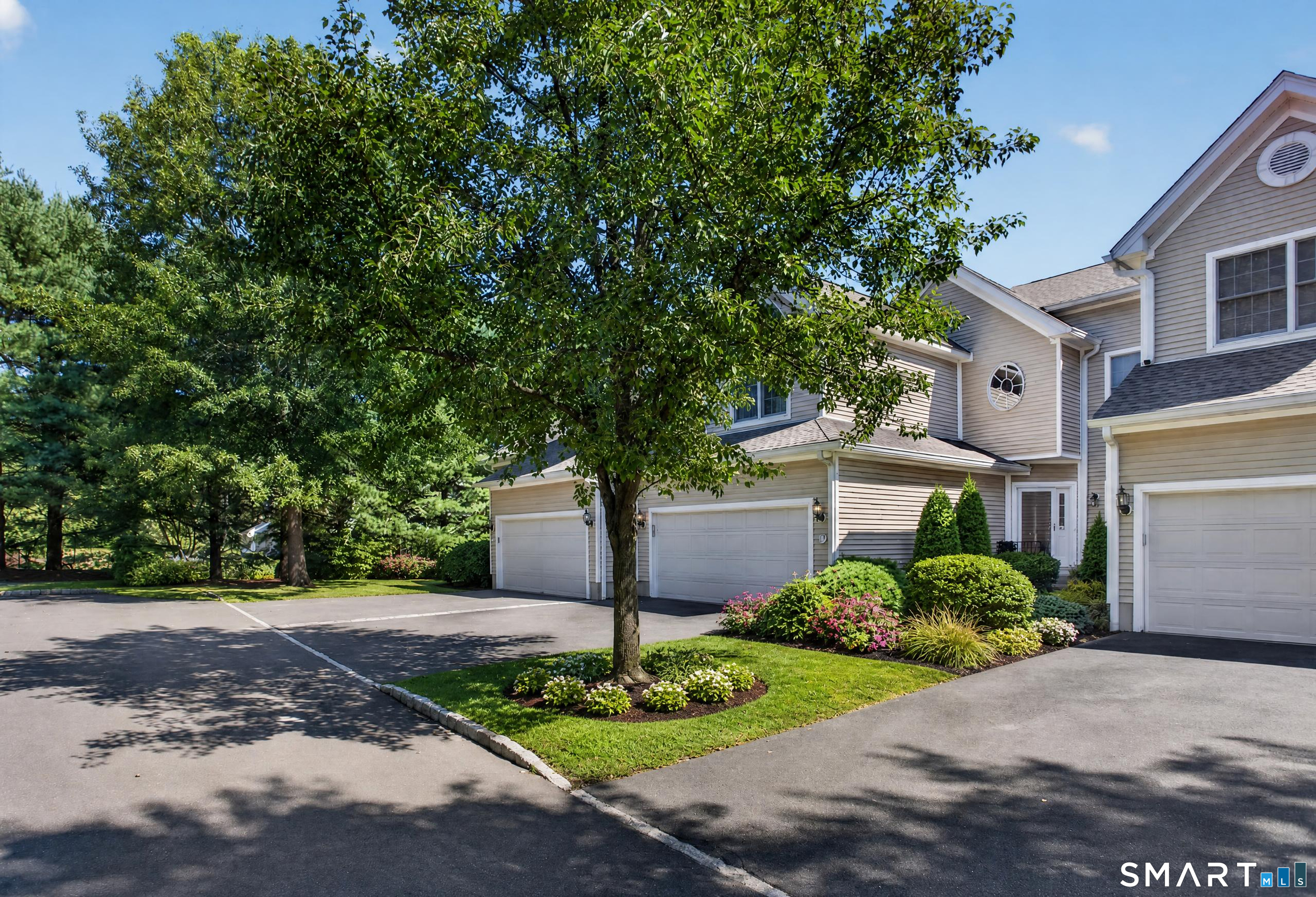 17 Regency Circle, 17, Trumbull, CT 06611 | For Sale at $765,000
