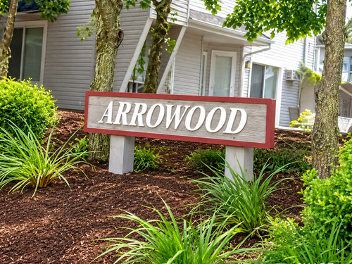  condo home for sale located at 20 East Pembroke Road, 45, Danbury, CT 06811