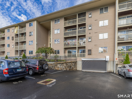  condo home for sale located at 980 Lindley Street, 108h, Bridgeport, CT 06606