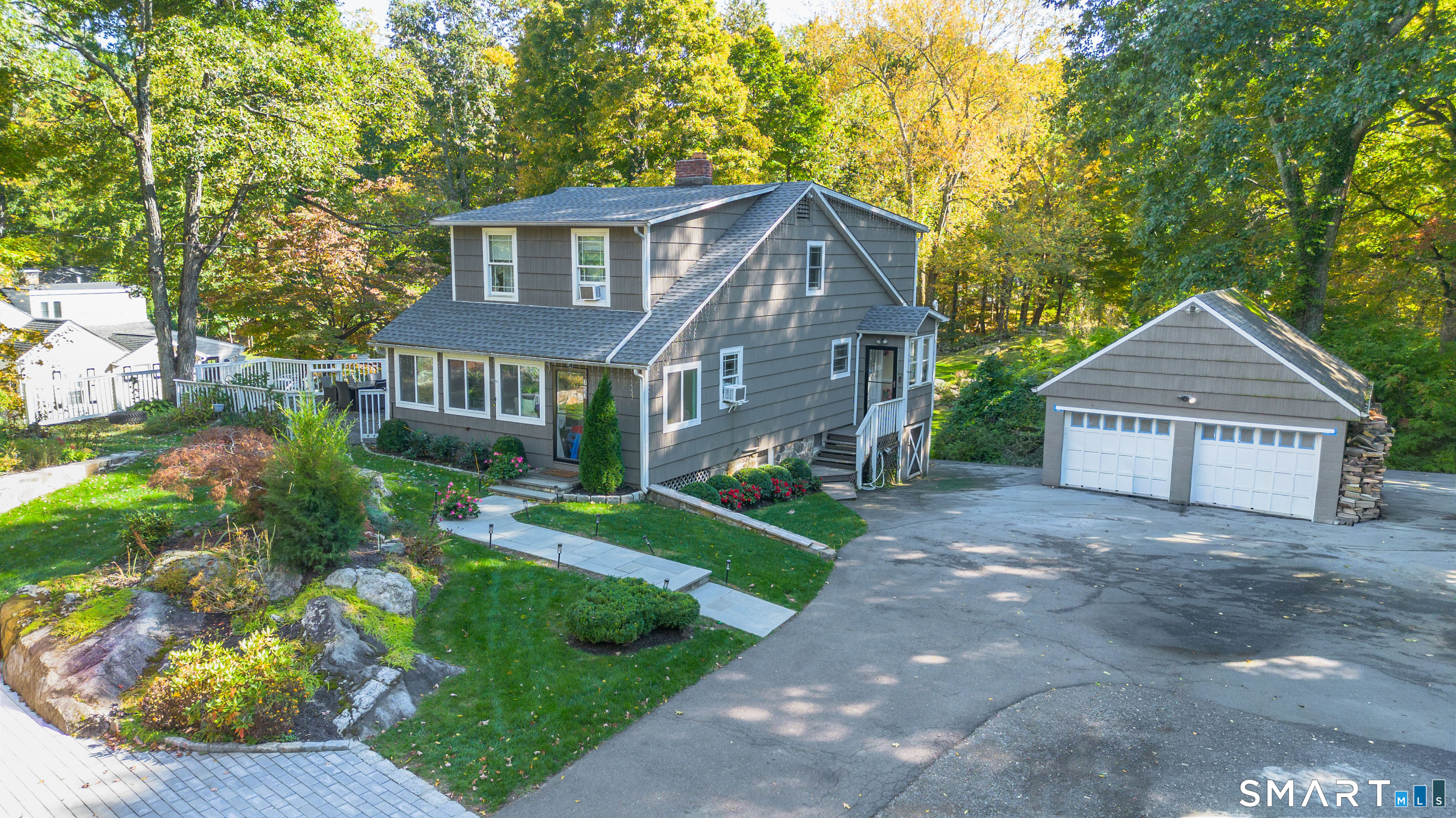 753 Den Road, Stamford, CT 06903 | For Sale at $980,000