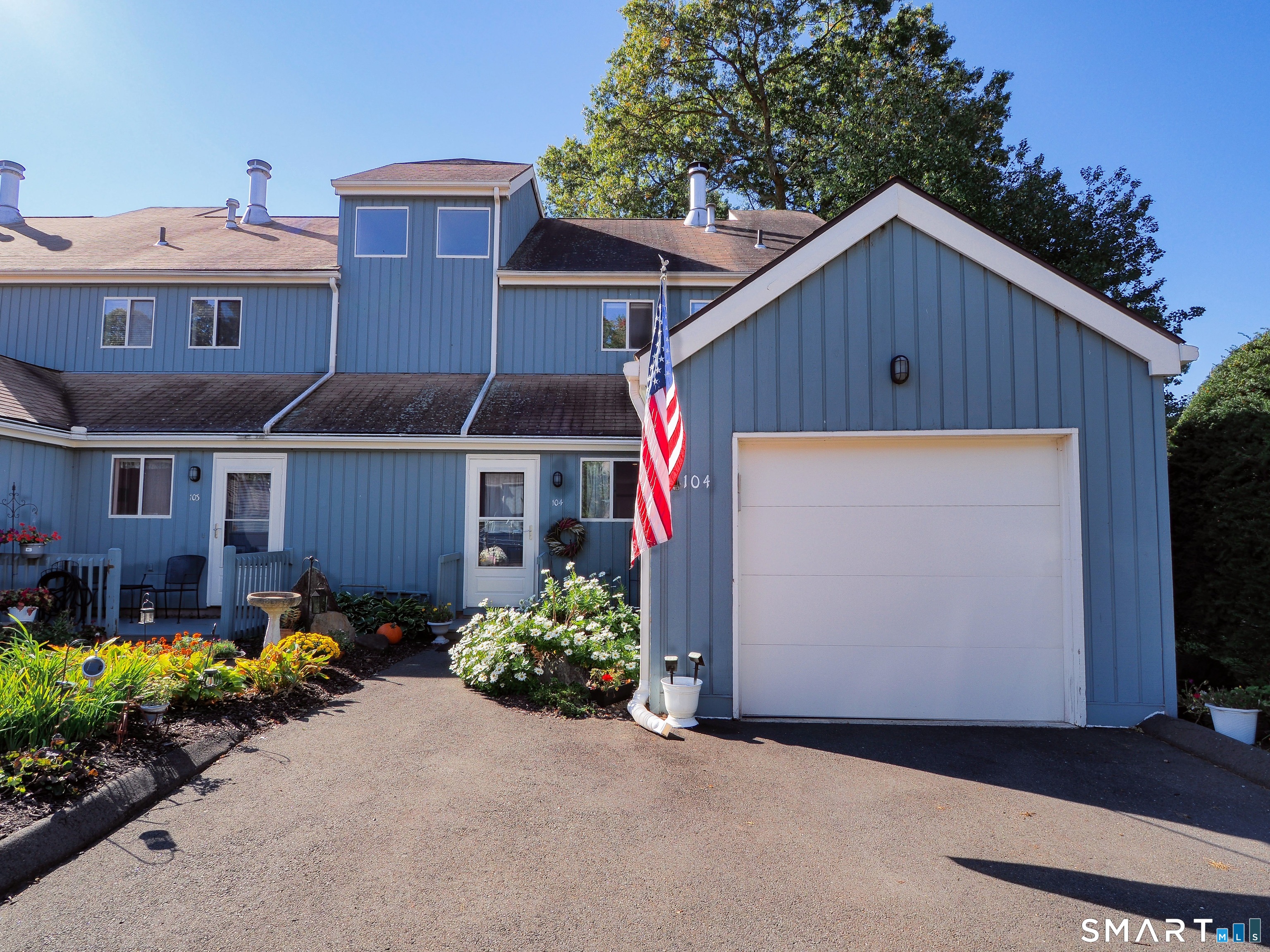104 Black Birch Court, 104, Shelton, CT 06484 | For Sale at $385,000