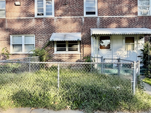  co-op home for sale located at 28 Court B, building 21, Bridgeport, CT 06610
