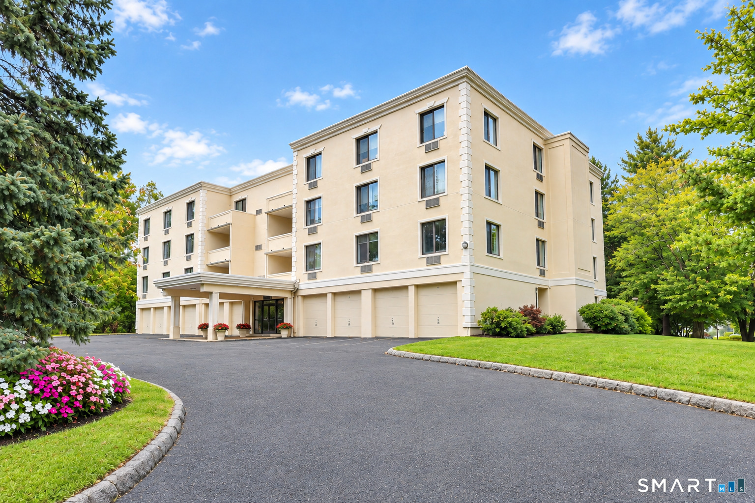 1525 East Putnam Avenue, 306, Greenwich, CT 06870 | For Sale at $465,000