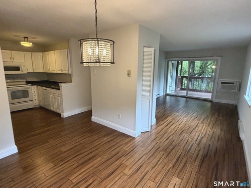  condo home for sale located at 3699 Broadbridge Avenue, 133, Stratford, CT 06614