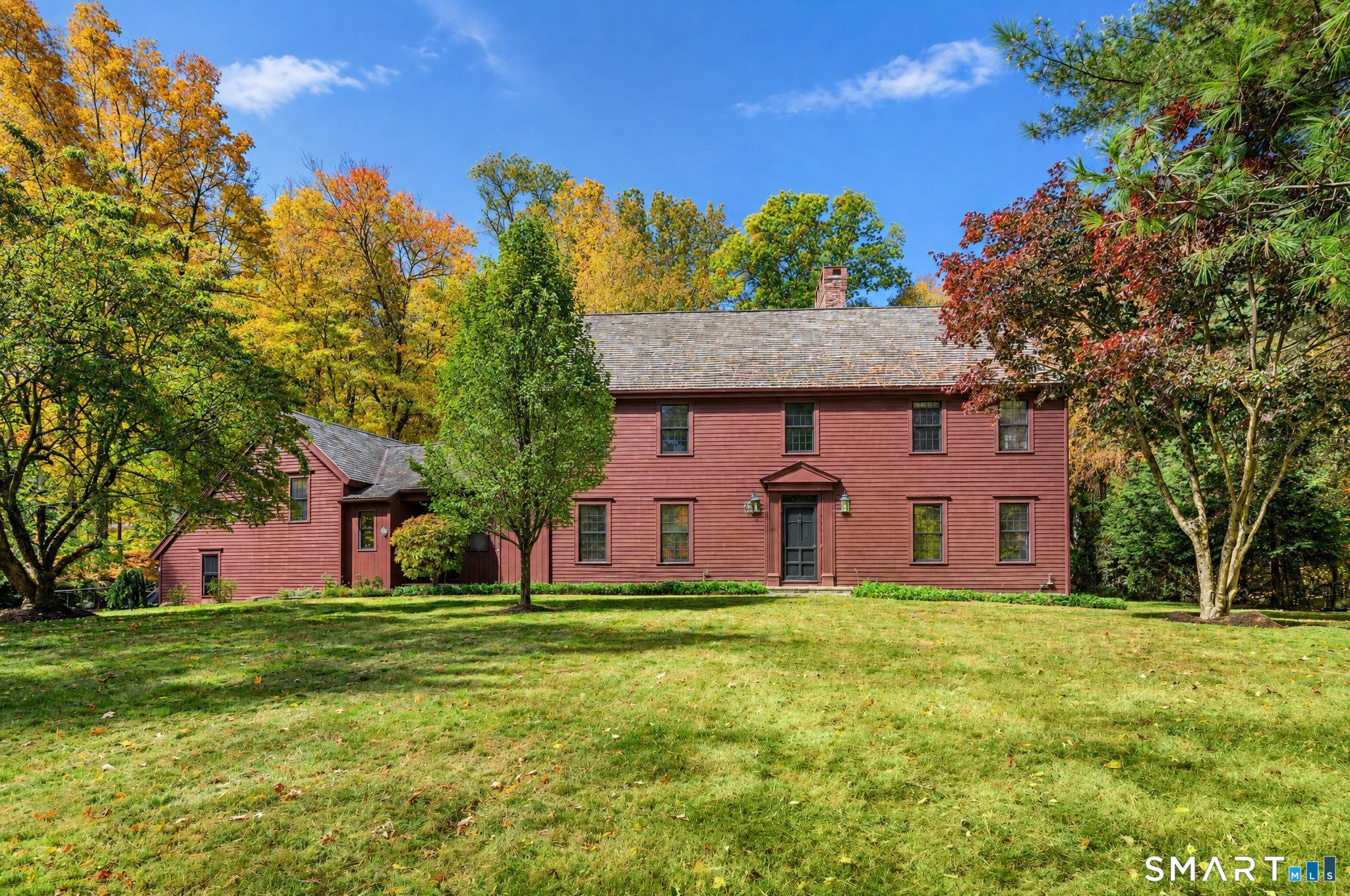 28 Maplecrest Drive, Danbury, CT 06811 | For Sale at $925,000