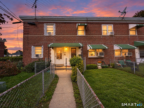  co-op home for sale located at 261 Court D, building 43, 261, Bridgeport, CT 06610