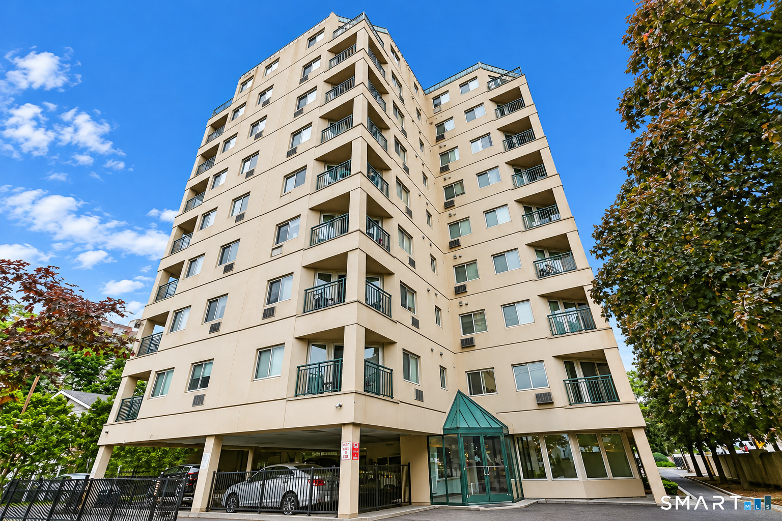 104 North Street, 404, Stamford, CT 06902 | For Sale at $425,000