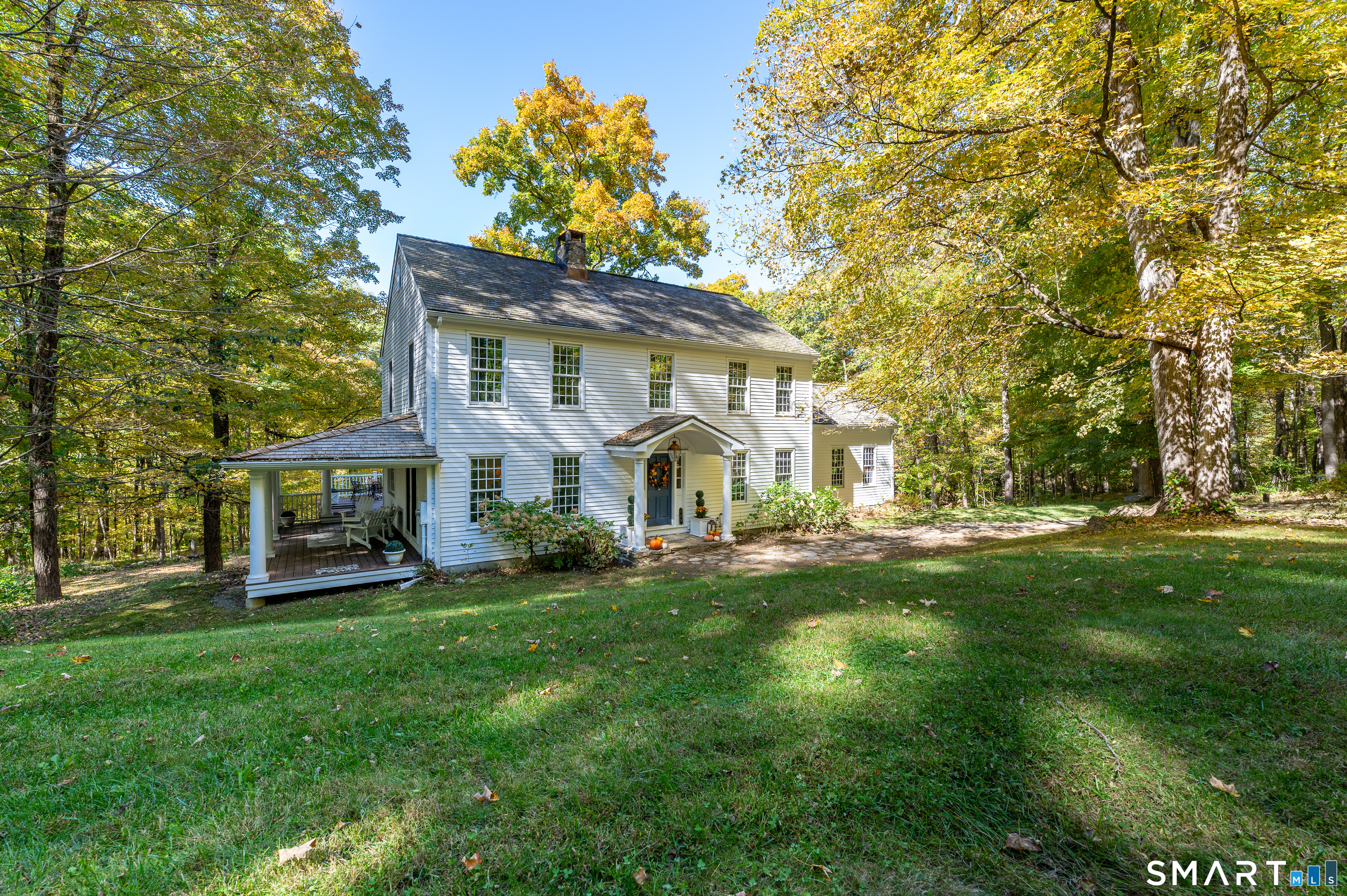129 Cross Highway, Redding, CT 06896 | For Sale at $997,000