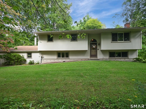  single family home for sale located at 19 Willow Run, Brookfield, CT 06804