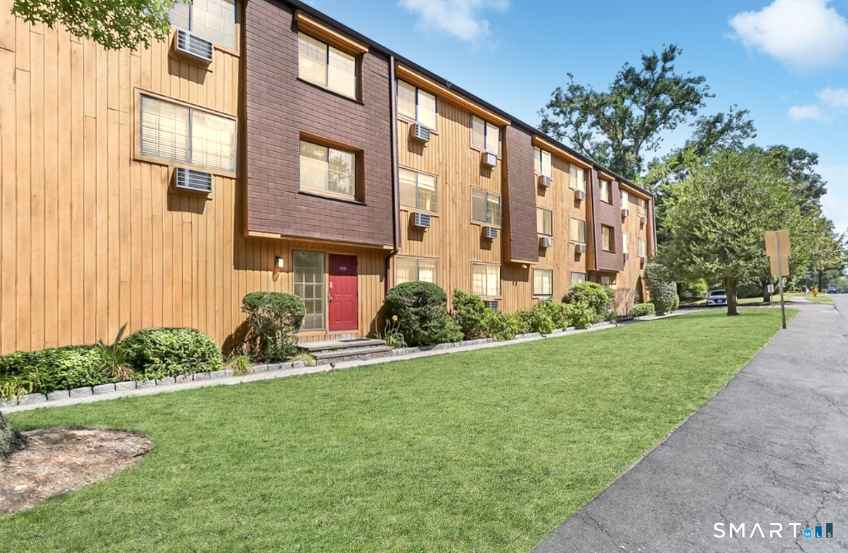 197 Bridge Street, 9, Stamford, CT 06905 | For Sale at $484,000
