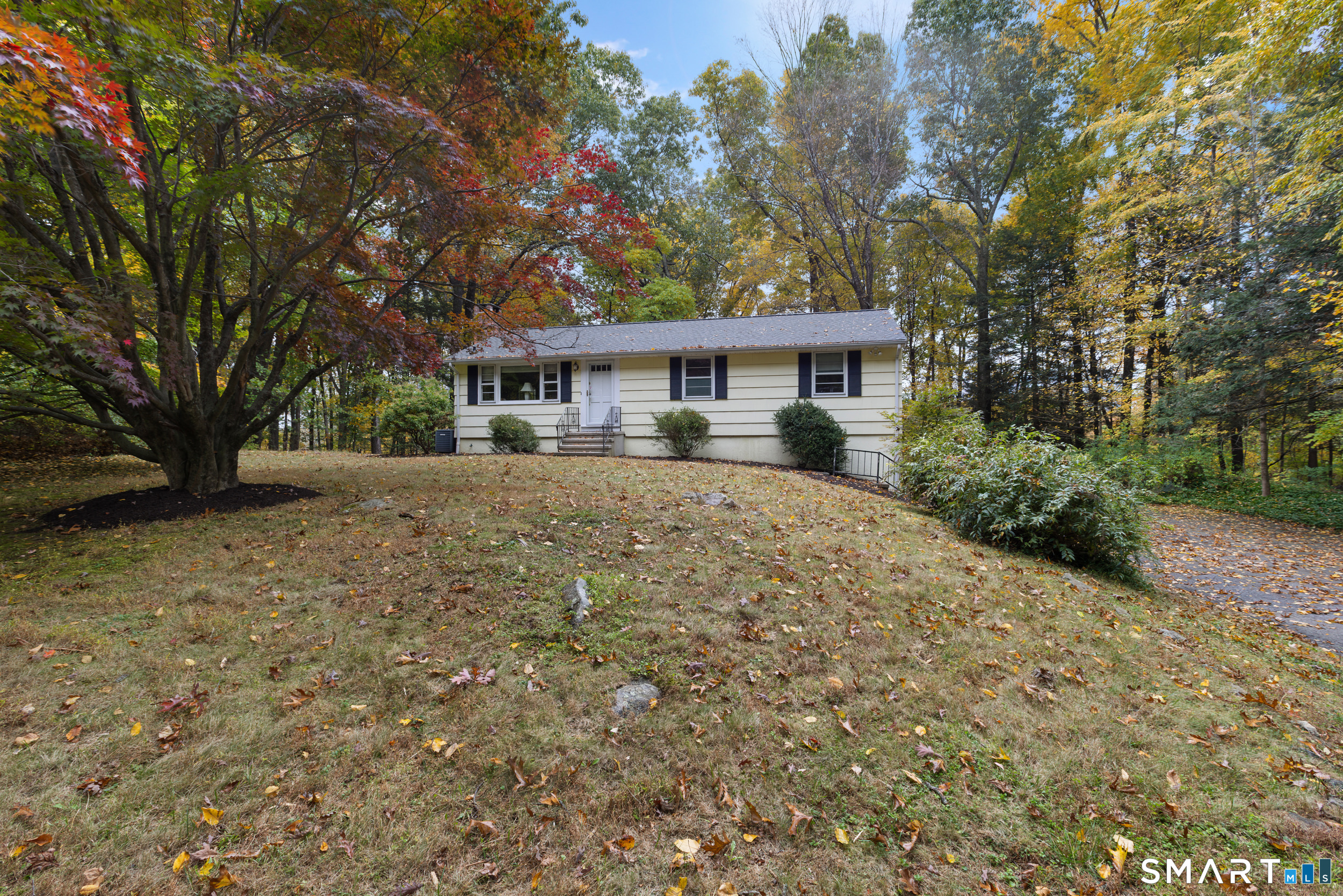7 Carriage Lane, Danbury, CT 06810 | For Sale at $599,000
