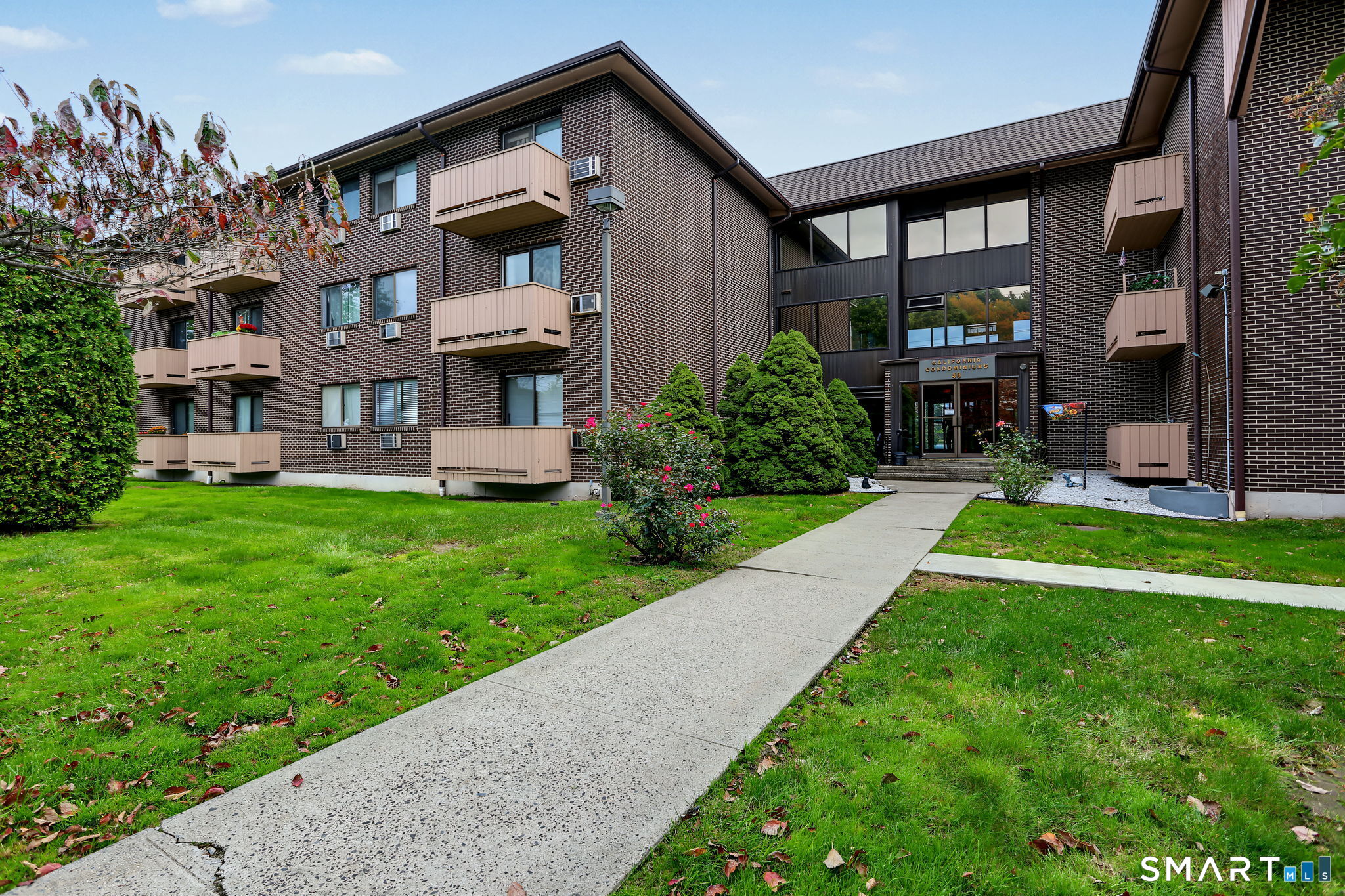40 California Street, c11, Stratford, CT 06615 | For Sale at $239,900