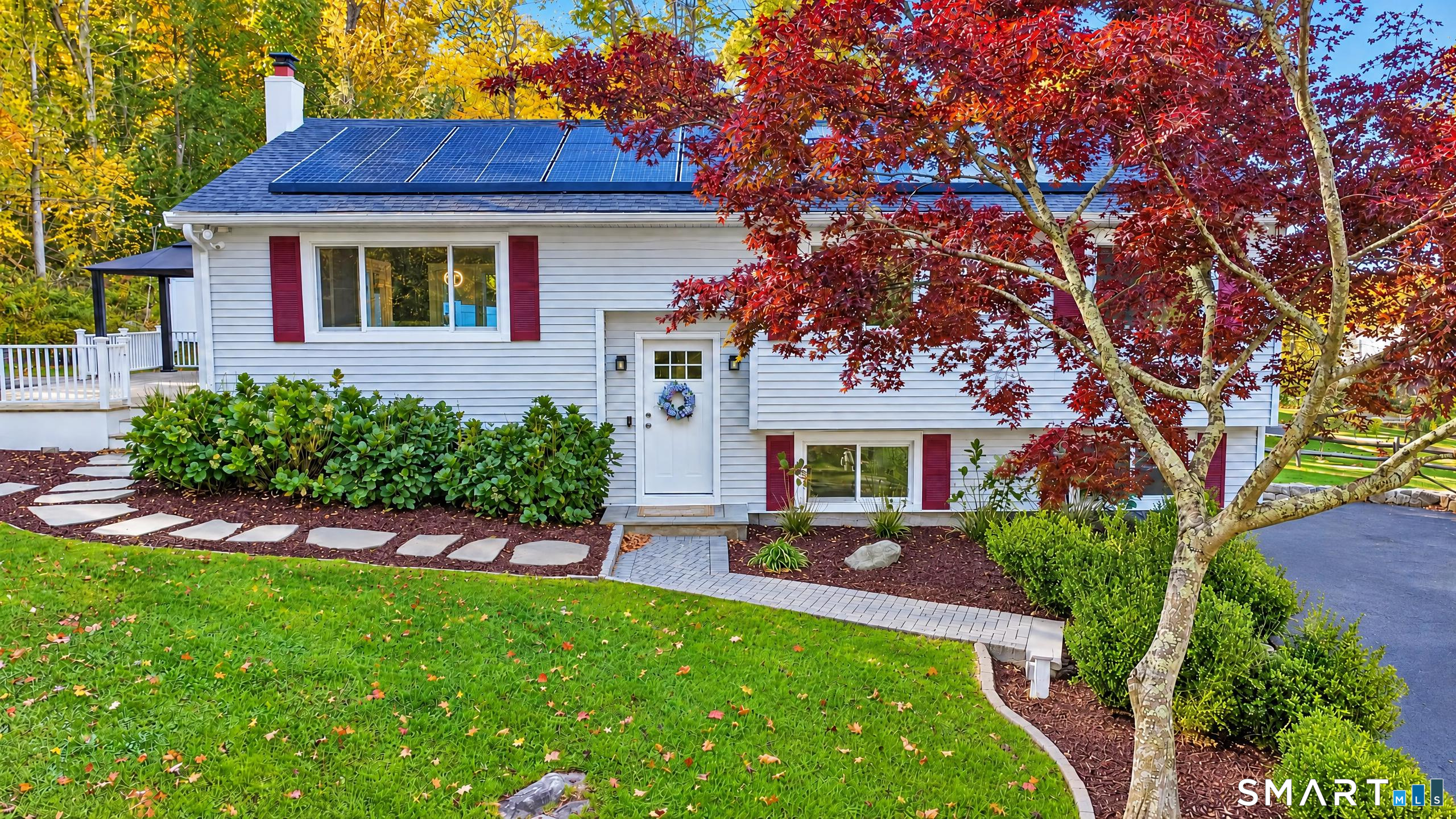 84 Lakeview Terrace, Newtown, CT 06482 | For Sale at $520,000
