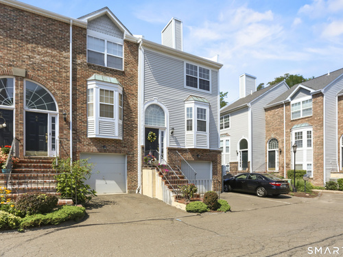  townhouse condo for sale located at 2612 North Avenue, g7, Bridgeport, CT 06604