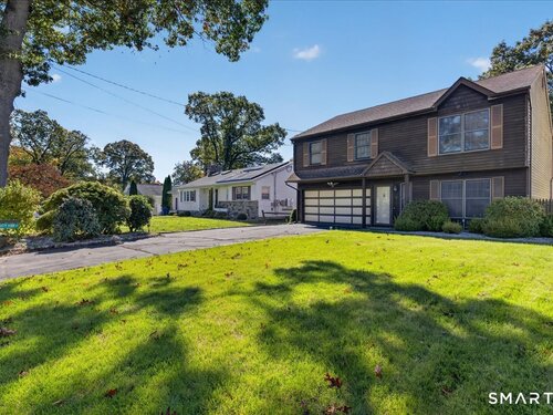  single family home for sale located at 7 Oakledge Circle, Norwalk, CT 06854