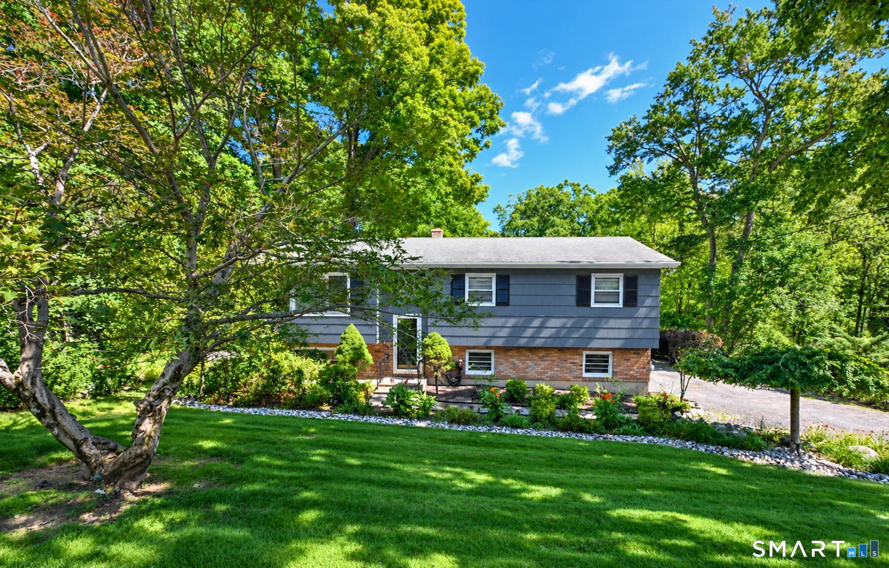 14 Indian Hill Road, New Fairfield, CT 06812 | For Sale at $525,000