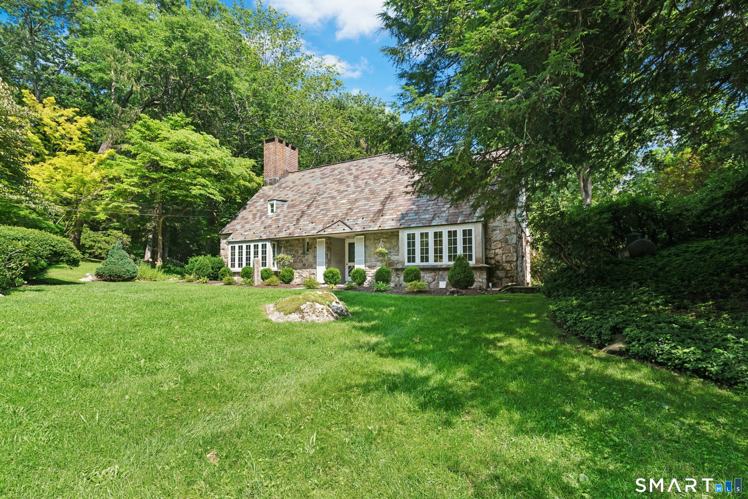 76 Peaceable Street, Redding, CT 06896 | For Sale at $1,400,000