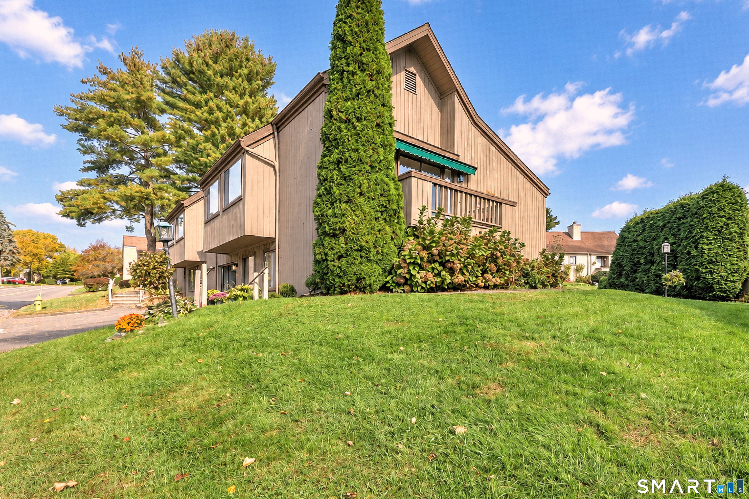 443 North Trail, b, Stratford, CT 06614 | For Sale at $399,000