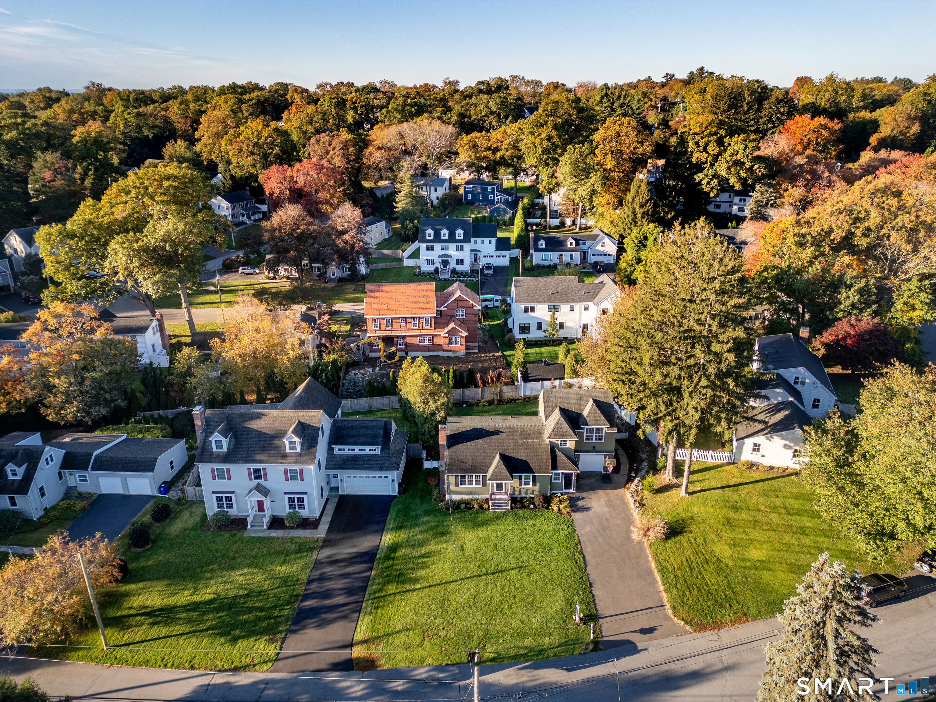 125 University Drive, Fairfield, CT 06824 | For Sale at $1,050,000