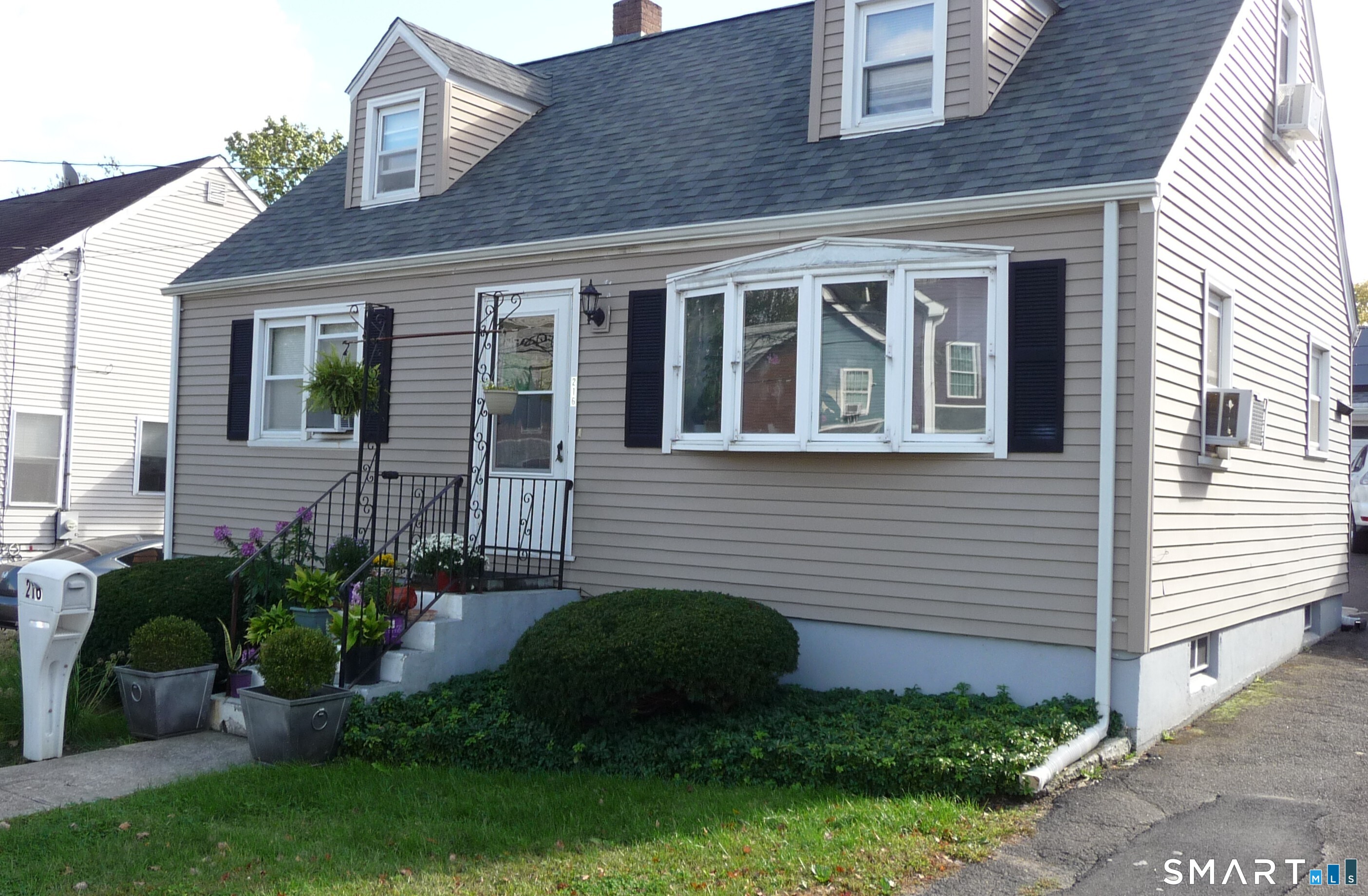 216 Granfield Avenue, Bridgeport, CT 06610 | For Sale at $475,900
