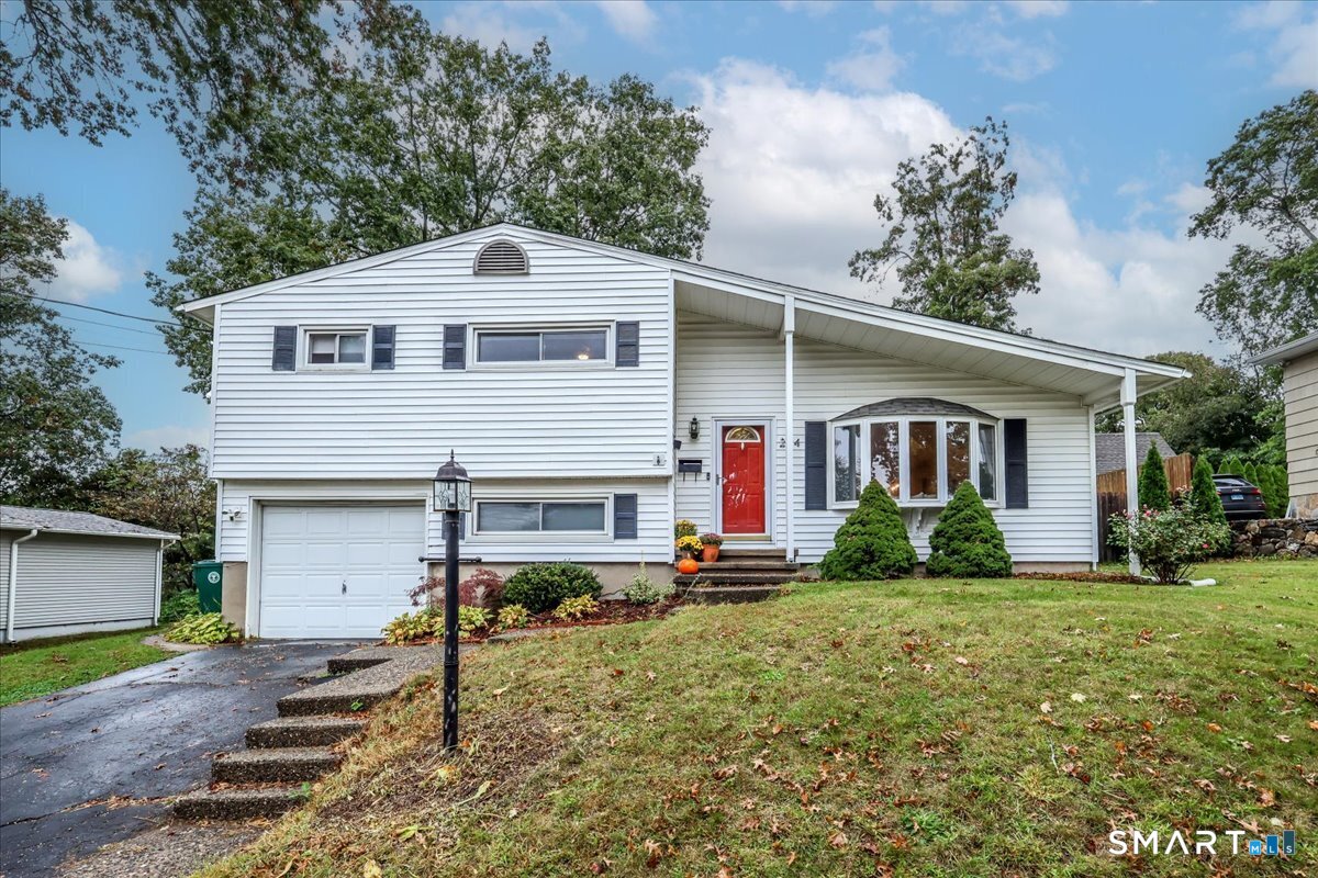 274 Sunnybank Avenue, Stratford, CT 06614 | For Sale at $450,000