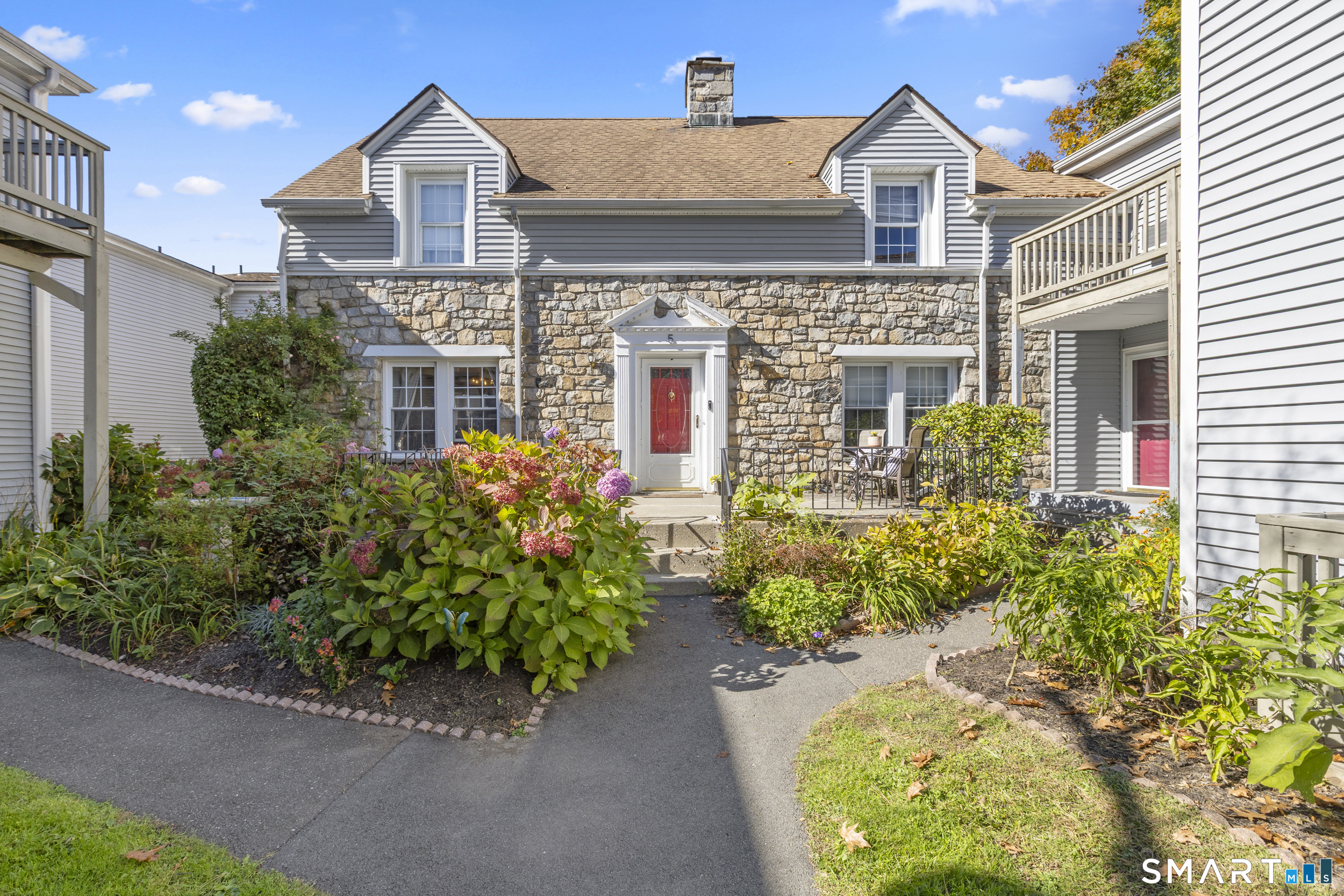 95 Park Avenue, 5, Danbury, CT 06810 | For Sale at $449,000