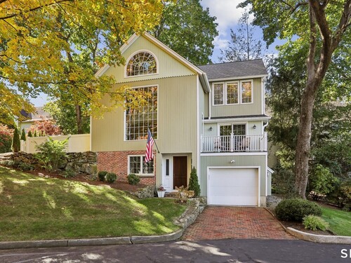 condo home for sale located at 36 Catoonah Street, 16, Ridgefield, CT 06877