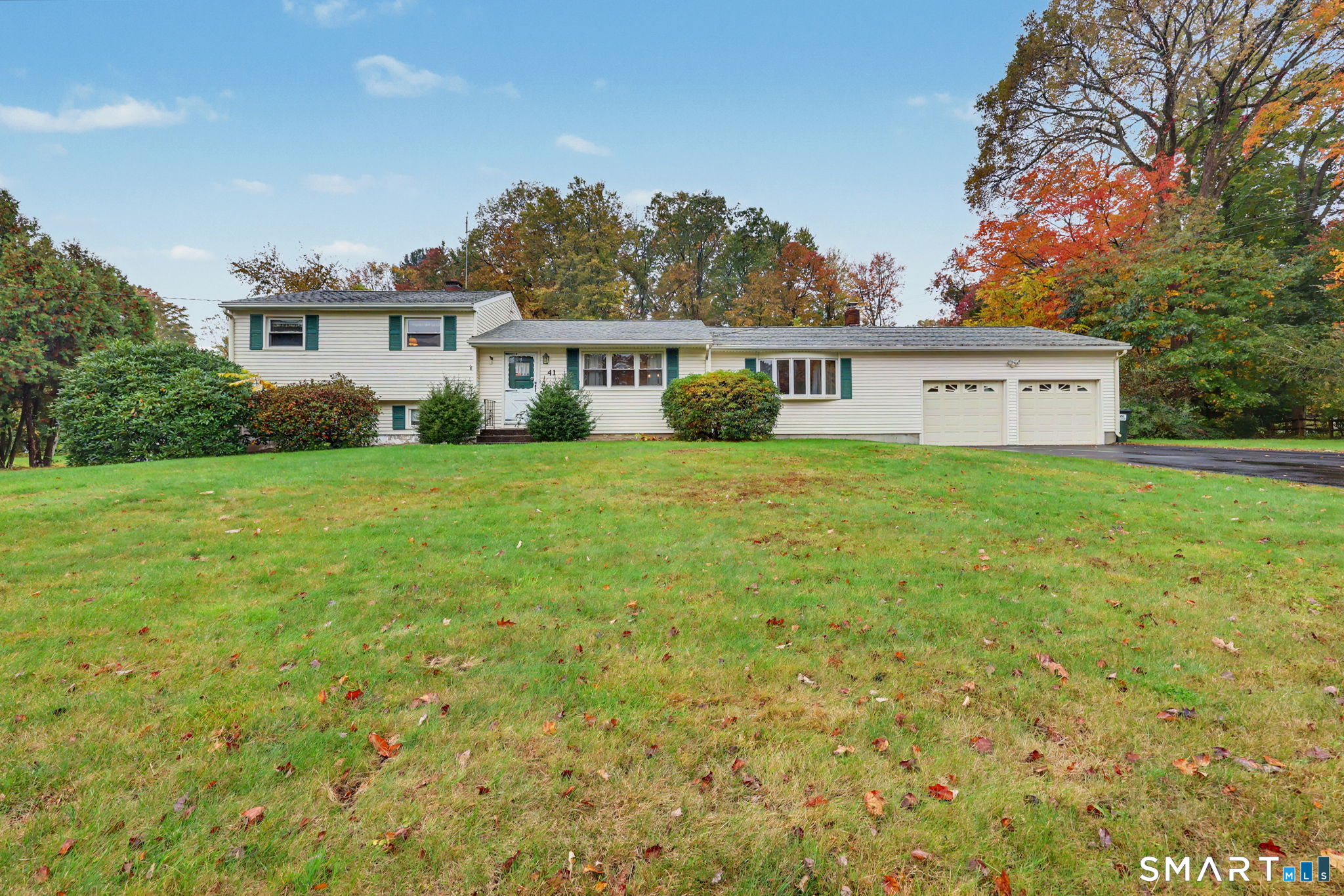 41 Woodlawn Road, Monroe, CT 06468 | For Sale at $389,900