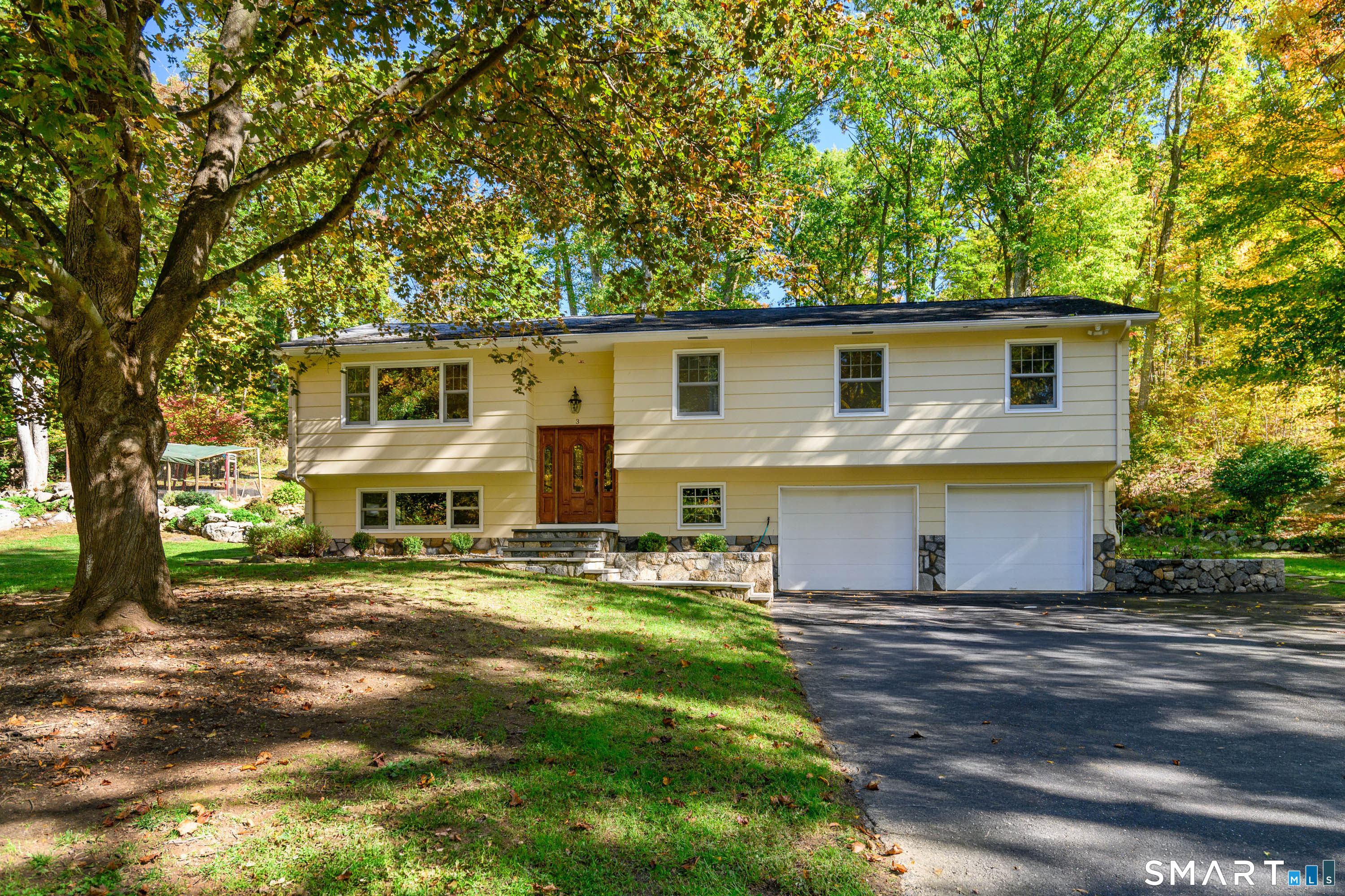 3 Galloping Hill Drive, New Fairfield, CT 06812 | For Sale at $619,000
