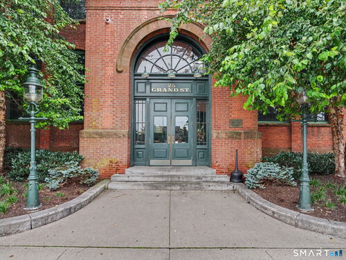  condo home for sale located at 25 Grand Street, 249, Norwalk, CT 06851