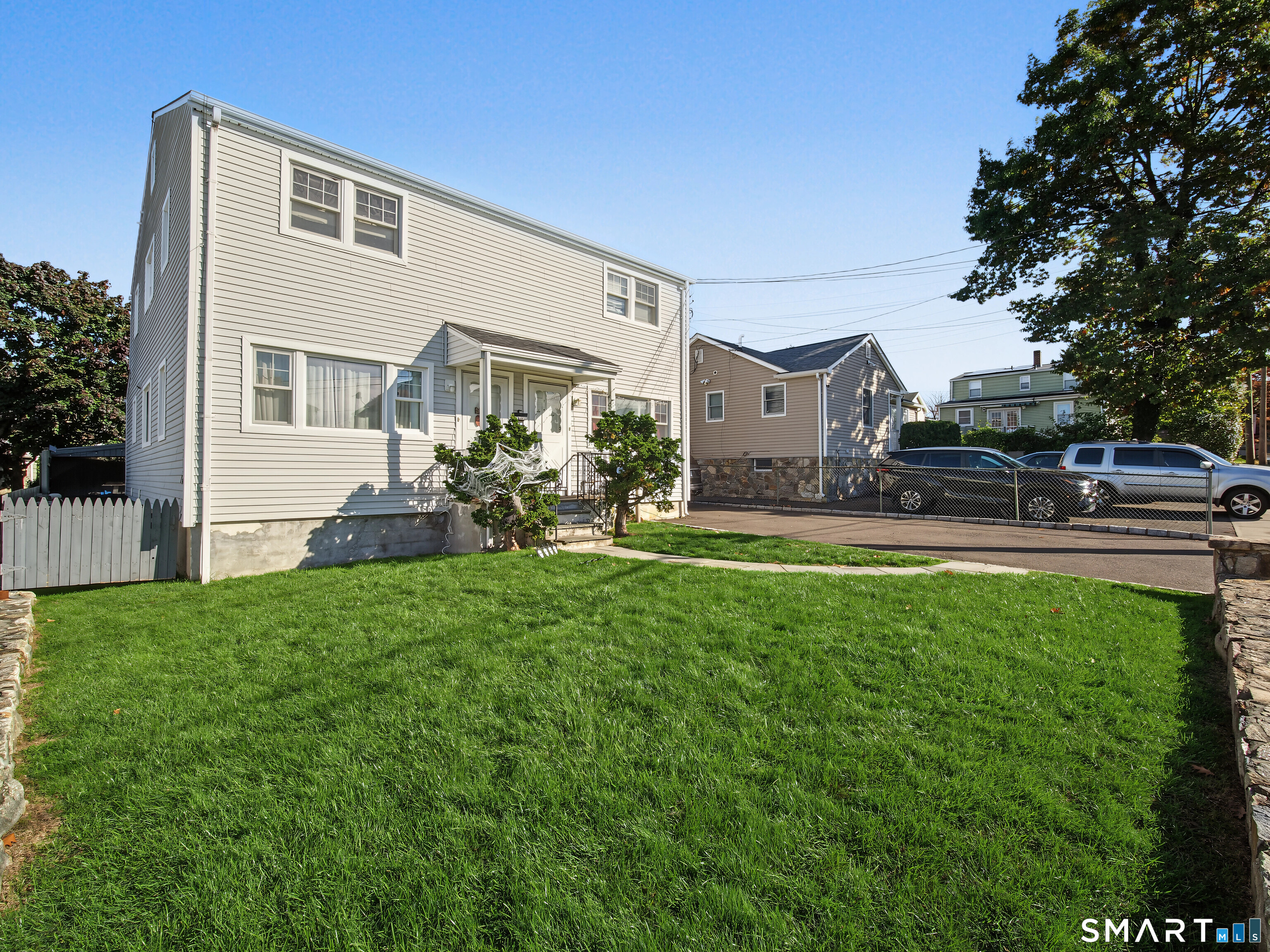 15-17 Robert Court, Stamford, CT 06902 | For Sale at $900,000
