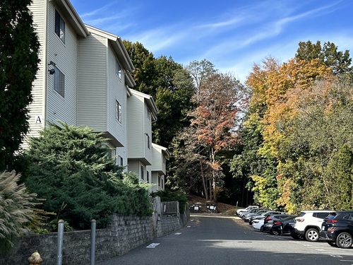  condo home for sale located at 38 Padanaram Avenue, 1, Danbury, CT 06811