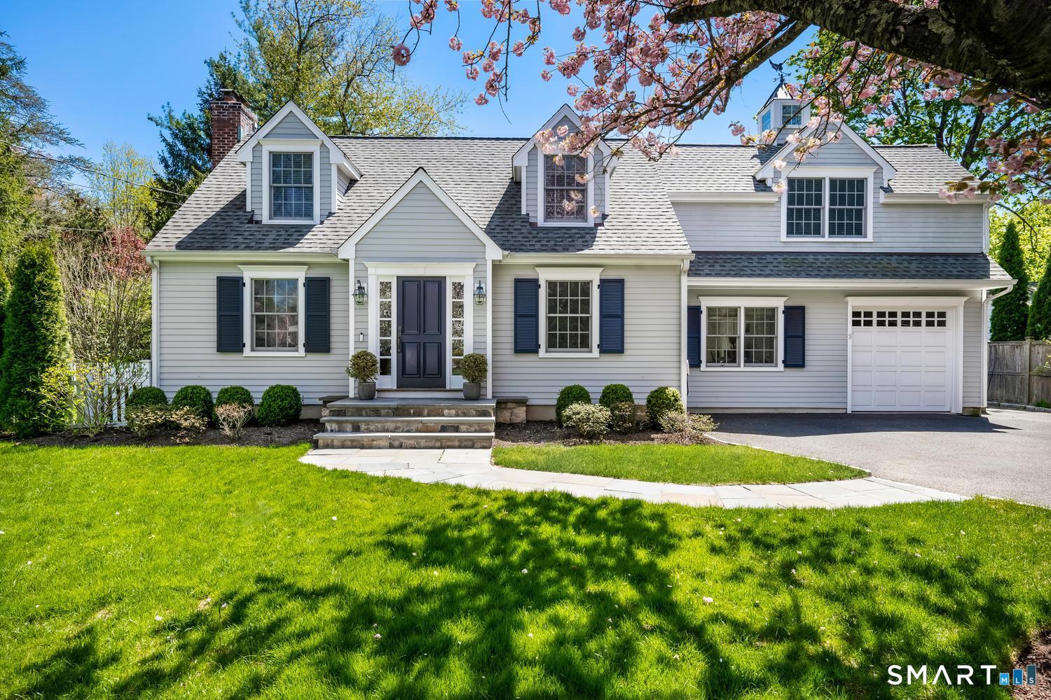 6 Oak Crest, Darien, CT 06820 | For Sale at $2,295,000