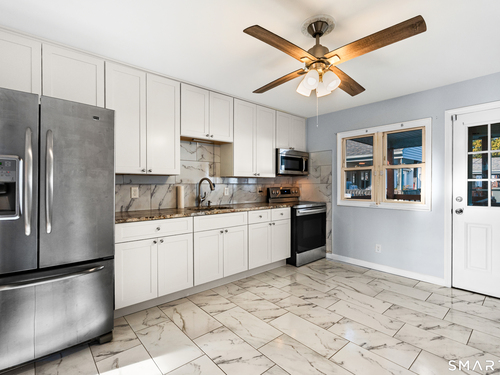  condo home for sale located at 15 Cherry Hill Drive, 2a, Bridgeport, CT 06606