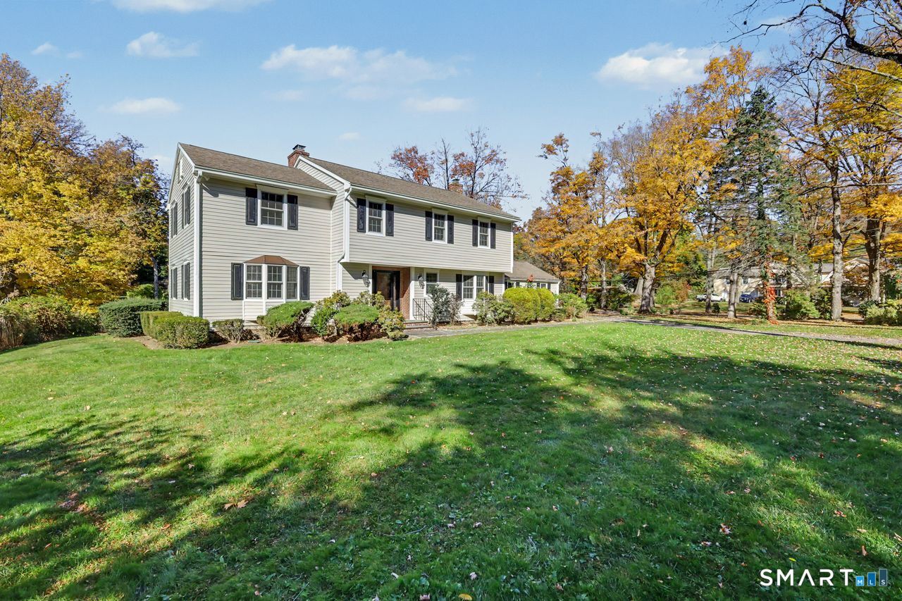 3 Huntzinger Drive, Greenwich, CT 06831 | For Sale at $2,399,000