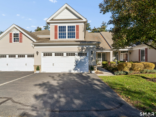  condo home for sale located at 18 Watkins Drive, 18, Newtown, CT 06482