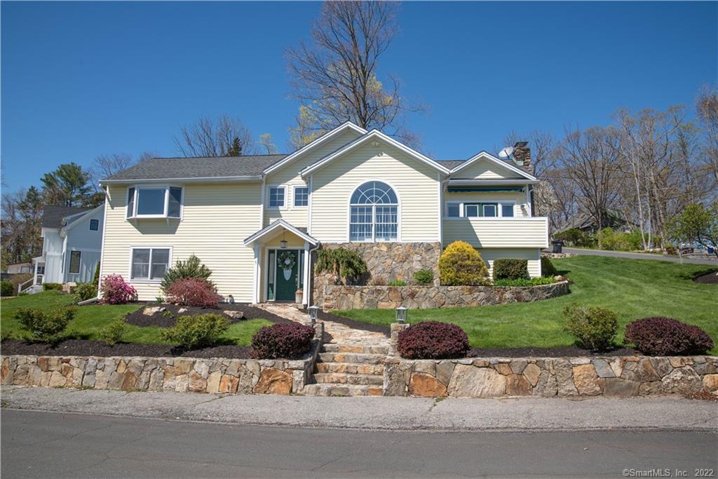 1 Longview Drive, Brookfield, CT 06804 contemporary single family